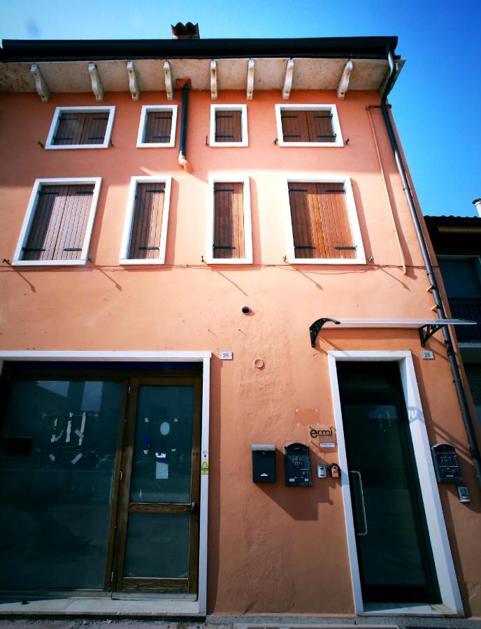 Ermi Hotel Sona Exterior photo